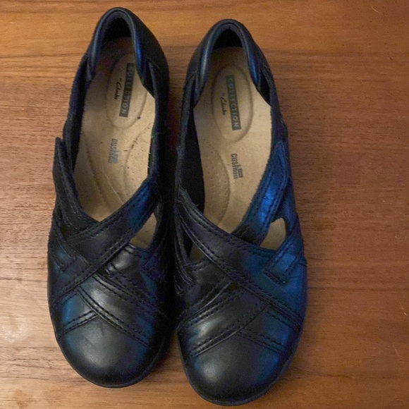 Sale 🌹Clarks Collection Black Flats with Velcro 8.5 - Picture 1 of 8